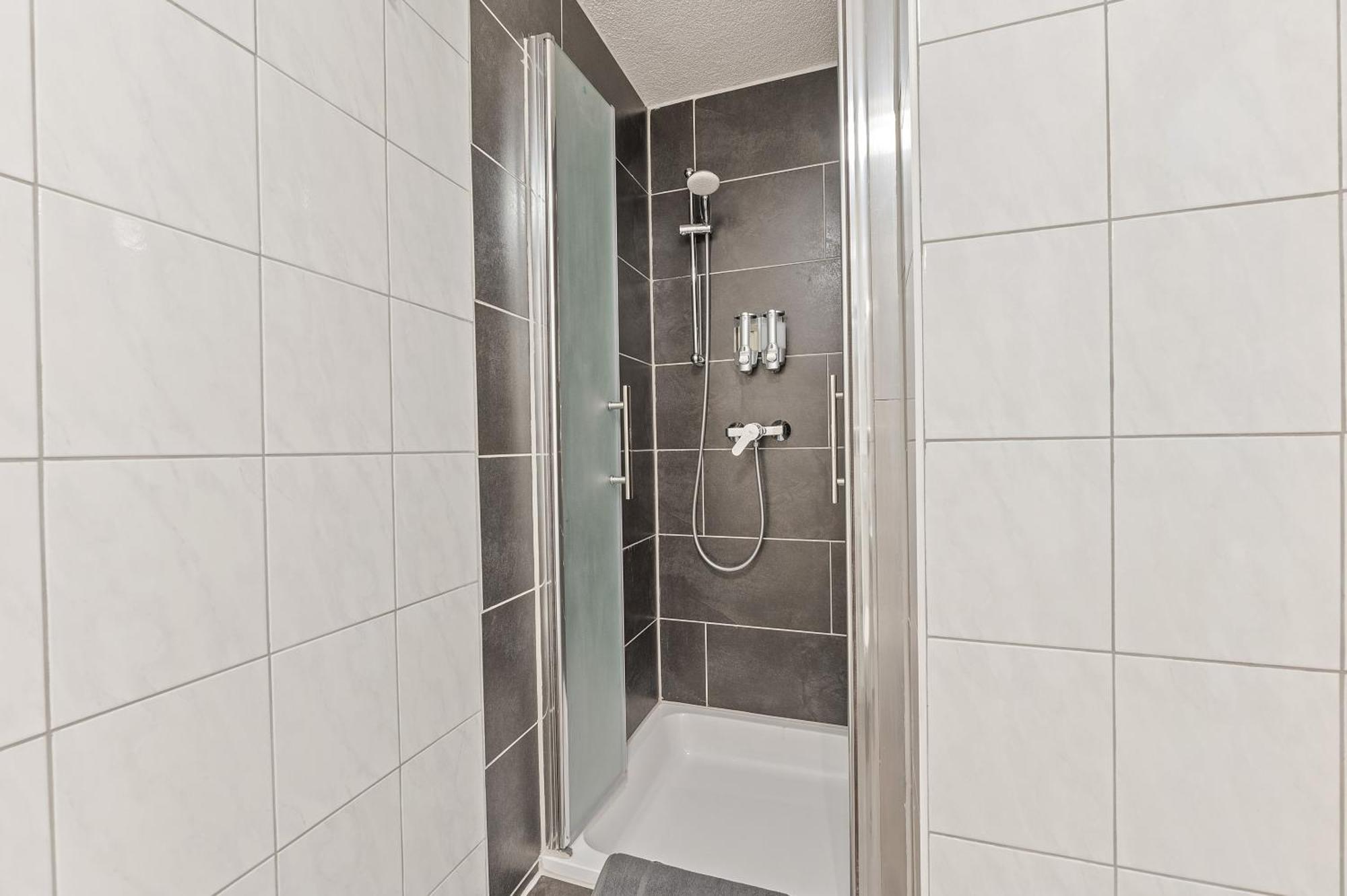 Businesshotel Lemon Suites Self Check-In Messe Airport Mit Kueche - Monteure Willkommen Neuhausen auf den Fildern Ruang foto